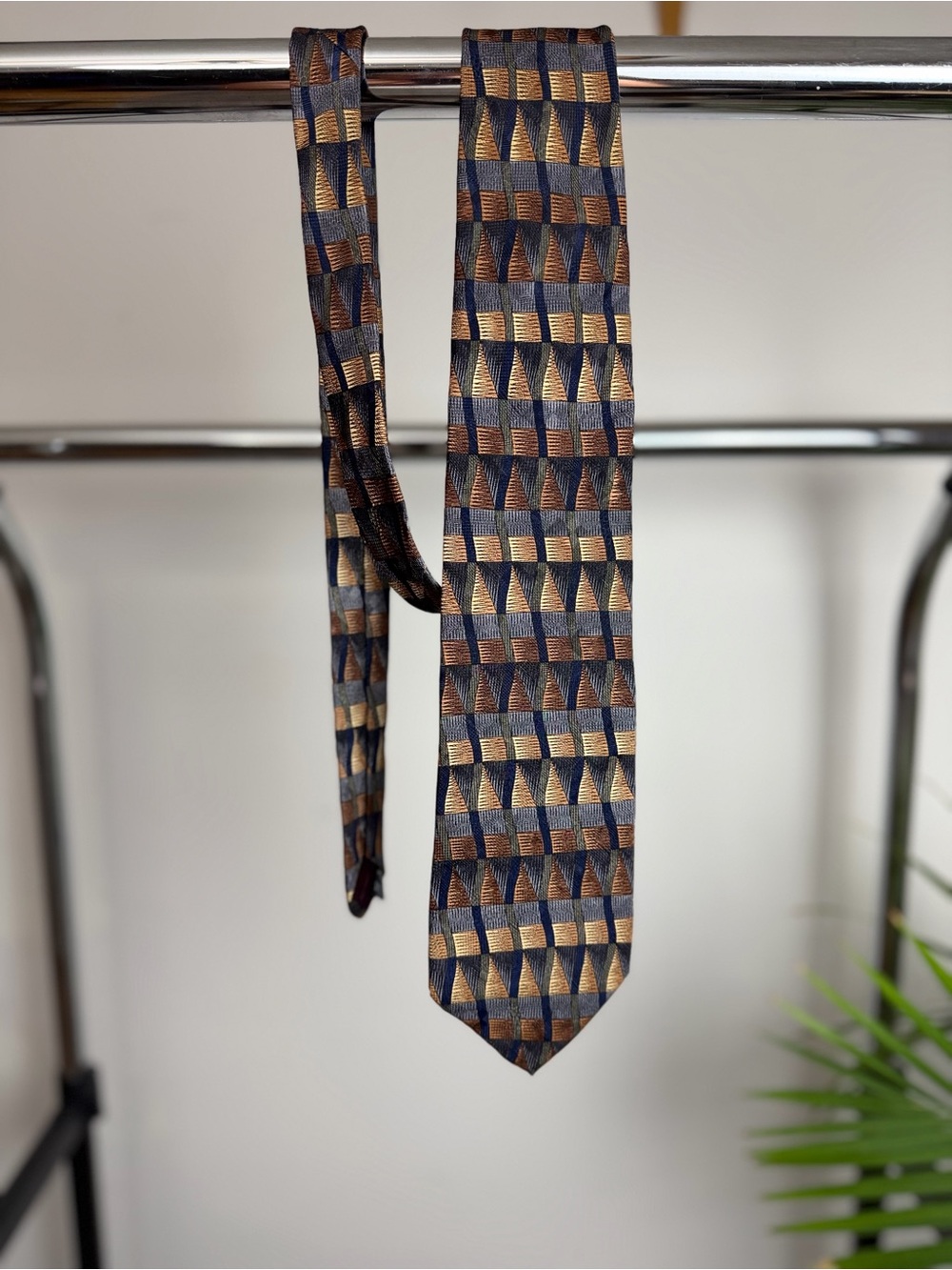 Bill Blass Black Label All Silk Geometric Tie